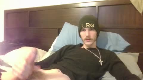 Snapshot of tootall803 chatting on 01/12/25, 01:32 TooTall803 online show from 01/12/25, 01:32