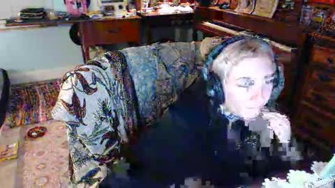 Snapshot of tootstitts chatting on 11/14/25, 05:06 tooter online show from 11/14/25, 05:06