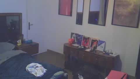 tootsybird69 online show from 04/18/26, 12:25