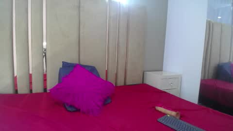 Topacio online show from 04/25/26, 08:39