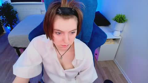 Snapshot of topcranberry chatting on 02/25/25, 07:20 topcranberry online show from 02/25/25, 07:20