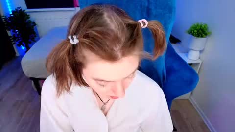 Snapshot of topcranberry chatting on 02/26/25, 05:17 topcranberry online show from 02/26/25, 05:17