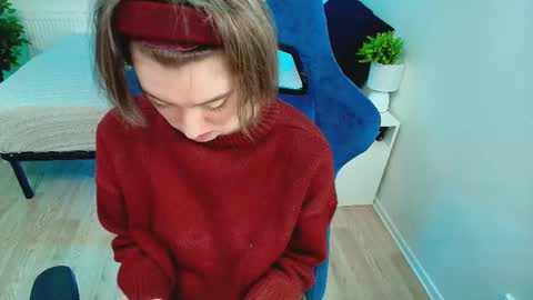 Snapshot of topcranberry chatting on 09/19/25, 10:43 topcranberry online show from 09/19/25, 10:43