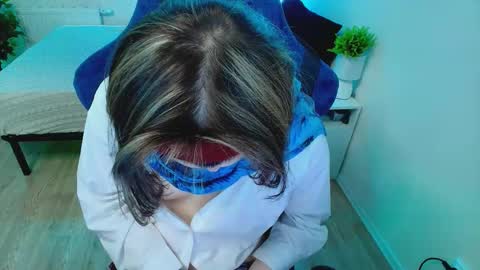 Snapshot of topcranberry chatting on 09/29/25, 05:23 topcranberry online show from 09/29/25, 05:23