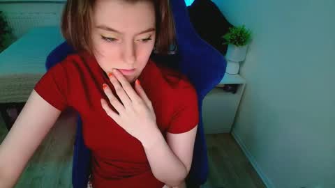 Snapshot of topcranberry chatting on 10/07/25, 07:00 topcranberry online show from 10/07/25, 07:00