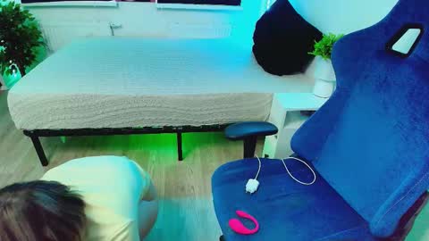 Snapshot of topcranberry chatting on 10/11/25, 07:07 topcranberry online show from 10/11/25, 07:07