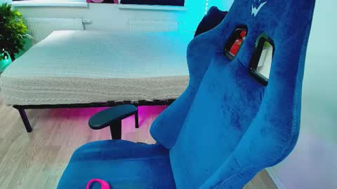 Snapshot of topcranberry chatting on 10/15/25, 07:41 topcranberry online show from 10/15/25, 07:41