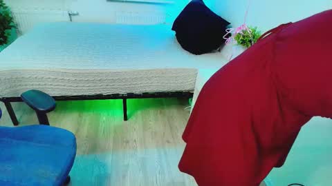 Snapshot of topcranberry chatting on 10/19/25, 10:49 topcranberry online show from 10/19/25, 10:49