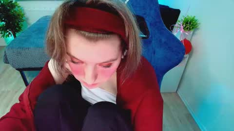 Snapshot of topcranberry chatting on 10/28/25, 12:52 topcranberry online show from 10/28/25, 12:52