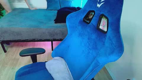 Snapshot of topcranberry chatting on 11/11/25, 04:56 topcranberry online show from 11/11/25, 04:56