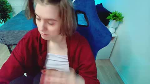 Snapshot of topcranberry chatting on 11/23/25, 02:28 topcranberry online show from 11/23/25, 02:28