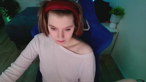 Snapshot of topcranberry chatting on 12/15/25, 02:16 topcranberry online show from 12/15/25, 02:16