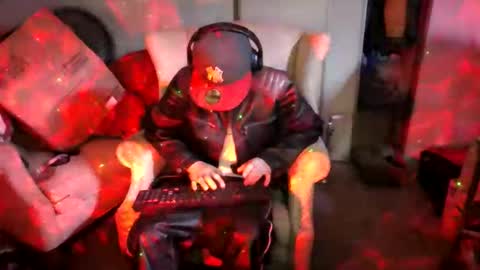 SagMeOreduceMe online show from 11/04/25, 07:18