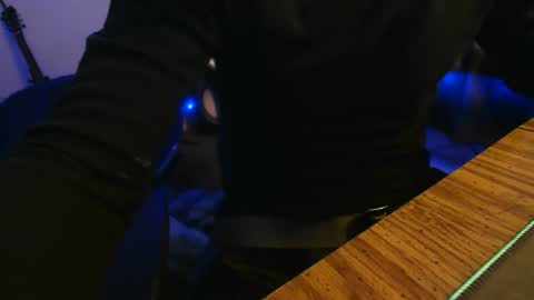 topplesstable18075 online show from 12/03/25, 02:41