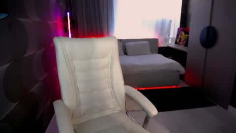 Snapshot of tori_blond chatting on 07/03/26, 07:04 tori_blond online show from 07/03/26, 07:04