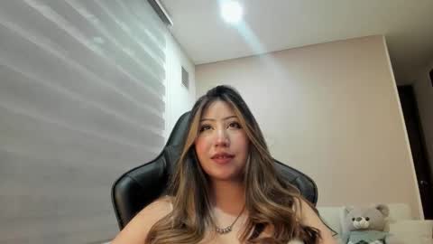 Snapshot of tori_gomez chatting on 05/10/26, 06:07 Victoria Gomez online show from 05/10/26, 06:07