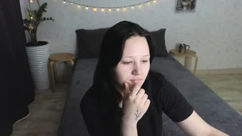 Snapshot of tori_sweet_tori chatting on 06/23/26, 02:31 Tori online show from 06/23/26, 02:31