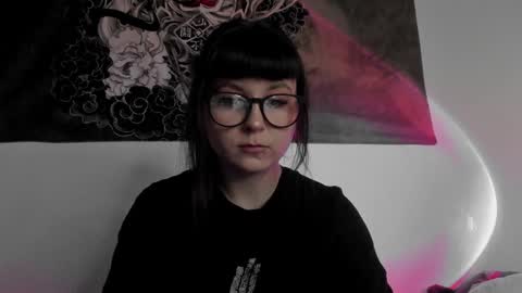 Snapshot of toriayun0 chatting on 01/11/25, 10:51 your personal gothic girl check it online show from 01/11/25, 10:51