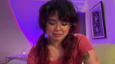 boy luna  next stream thurs 226  855pm 0 pst  online show from 03/24/26, 03:44