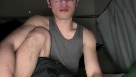 Snapshot of toshikaro0 chatting on 01/25/25, 04:57 Karo online show from 01/25/25, 04:57