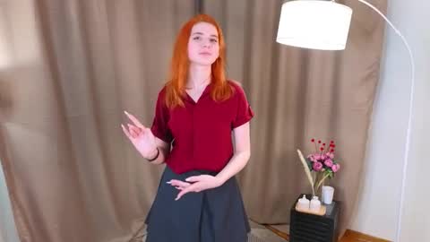 Snapshot of toshikolootens chatting on 11/12/25, 01:50 Mari online show from 11/12/25, 01:50