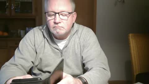 Snapshot of toto758 chatting on 12/23/24, 11:47 toto758 online show from 12/23/24, 11:47