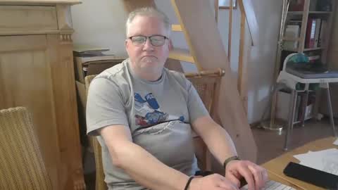 Snapshot of toto758 chatting on 03/10/25, 10:59 toto758 online show from 03/10/25, 10:59