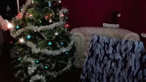 Snapshot of touch_m3 chatting on 12/28/24, 08:05 online show from 12/28/24, 08:05