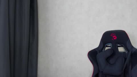 Snapshot of touch_me8 chatting on 02/12/25, 07:02 Arti online show from 02/12/25, 07:02