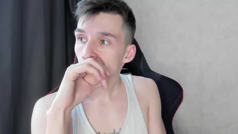 Snapshot of touch_me8 chatting on 03/01/25, 09:40 Arti online show from 03/01/25, 09:40