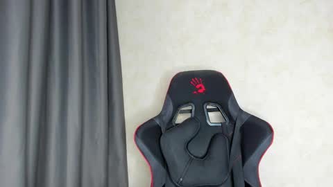 Snapshot of touch_me8 chatting on 03/10/25, 09:43 Arti online show from 03/10/25, 09:43