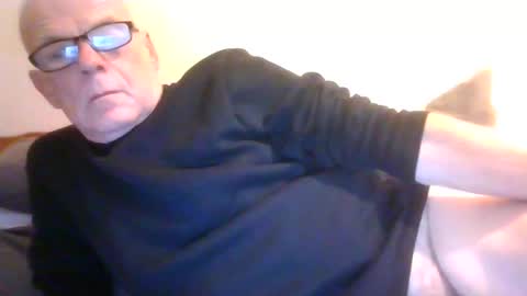 Snapshot of touche5656607203 chatting on 11/24/25, 11:15 touche5656607203 online show from 11/24/25, 11:15