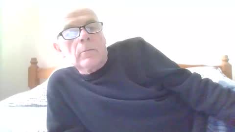 Snapshot of touche5656607203 chatting on 11/30/25, 02:43 touche5656607203 online show from 11/30/25, 02:43