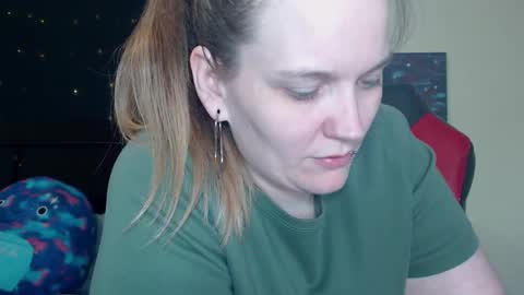 Snapshot of toxiclilly chatting on 12/02/24, 08:52 Lilly Miss Mistress Goddess Maam Queen Boss online show from 12/02/24, 08:52