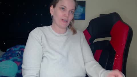 Snapshot of toxiclilly chatting on 12/06/24, 12:05 Lilly Miss Mistress Goddess Maam Queen Boss online show from 12/06/24, 12:05