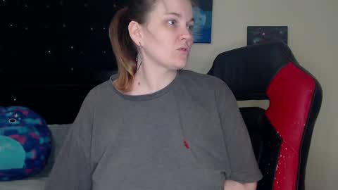 Snapshot of toxiclilly chatting on 12/10/24, 08:40 Lilly Miss Mistress Goddess Maam Queen Boss online show from 12/10/24, 08:40