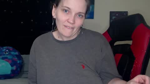 Snapshot of toxiclilly chatting on 12/10/24, 11:43 Lilly Miss Mistress Goddess Maam Queen Boss online show from 12/10/24, 11:43