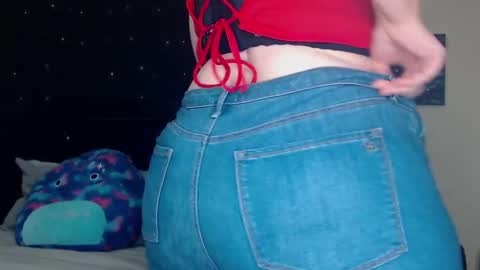 Snapshot of toxiclilly chatting on 12/15/24, 09:24 Lilly Miss Mistress Goddess Maam Queen Boss online show from 12/15/24, 09:24