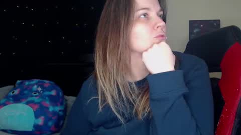 Snapshot of toxiclilly chatting on 12/19/24, 08:34 Lilly Miss Mistress Goddess Maam Queen Boss online show from 12/19/24, 08:34