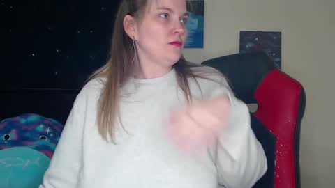 Snapshot of toxiclilly chatting on 01/02/25, 12:03 Lilly Miss Mistress Goddess Maam Queen Boss online show from 01/02/25, 12:03