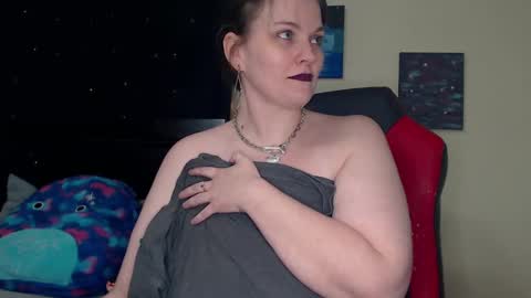 Snapshot of toxiclilly chatting on 01/03/25, 12:30 Lilly Miss Mistress Goddess Maam Queen Boss online show from 01/03/25, 12:30