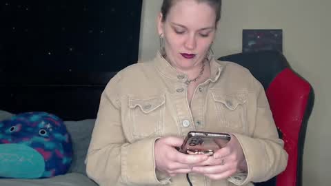 Snapshot of toxiclilly chatting on 01/20/25, 09:03 Lilly Miss Mistress Goddess Maam Queen Boss online show from 01/20/25, 09:03