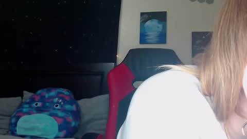 Snapshot of toxiclilly chatting on 01/22/25, 08:18 Lilly Miss Mistress Goddess Maam Queen Boss online show from 01/22/25, 08:18