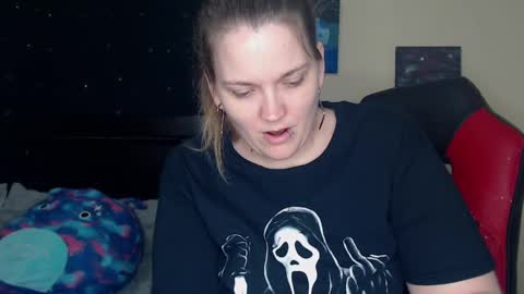 Snapshot of toxiclilly chatting on 01/24/25, 08:55 Lilly Miss Mistress Goddess Maam Queen Boss online show from 01/24/25, 08:55