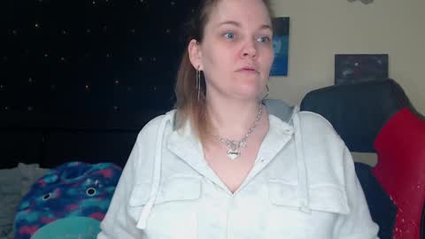 Snapshot of toxiclilly chatting on 03/01/25, 08:23 Lilly Miss Mistress Goddess Maam Queen Boss online show from 03/01/25, 08:23