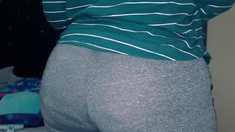 Snapshot of toxiclilly chatting on 03/02/25, 10:56 Lilly Miss Mistress Goddess Maam Queen Boss online show from 03/02/25, 10:56