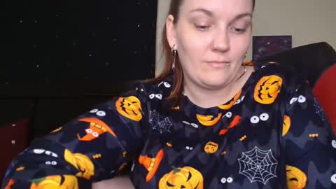 Snapshot of toxiclilly chatting on 10/16/25, 07:42 Lilly Miss Mistress Goddess Maam Queen Boss online show from 10/16/25, 07:42