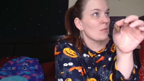 Snapshot of toxiclilly chatting on 10/26/25, 08:31 Lilly Miss Mistress Goddess Maam Queen Boss online show from 10/26/25, 08:31