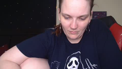 Snapshot of toxiclilly chatting on 10/31/25, 08:37 Lilly Miss Mistress Goddess Maam Queen Boss online show from 10/31/25, 08:37