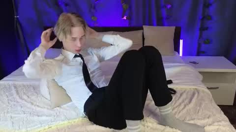 Snapshot of toxicpassion chatting on 11/25/25, 01:22 Max online show from 11/25/25, 01:22